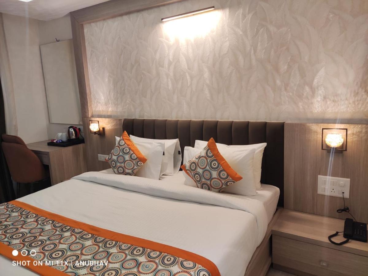 Hotel Golden Petals 瓦拉纳西 外观 照片
