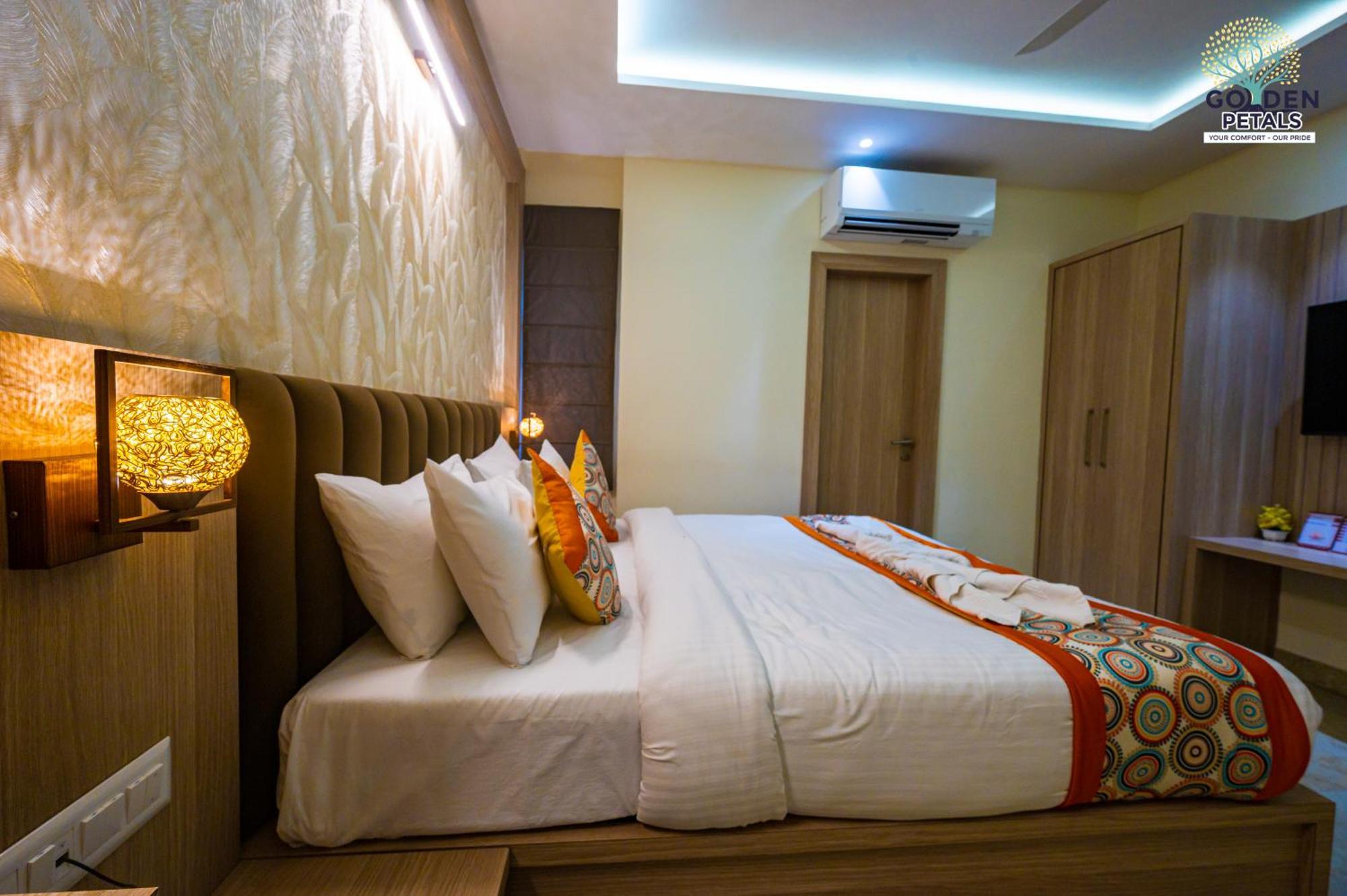 Hotel Golden Petals 瓦拉纳西 外观 照片