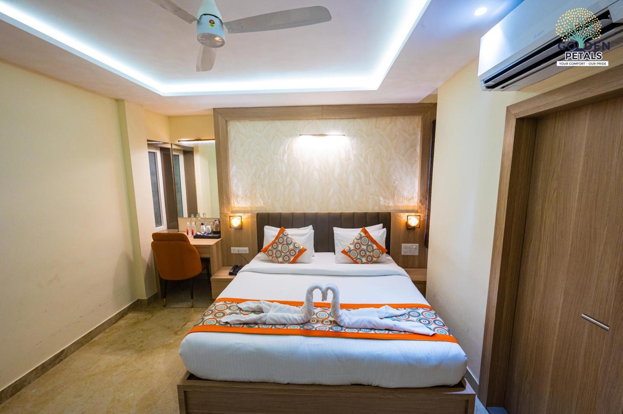 Hotel Golden Petals 瓦拉纳西 外观 照片